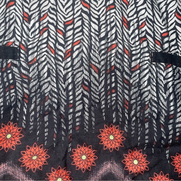 Healing Hands Scrub Top - Picture 2 of 2